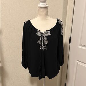 Women’s American Eagle Black Peasant Blouse Size XL